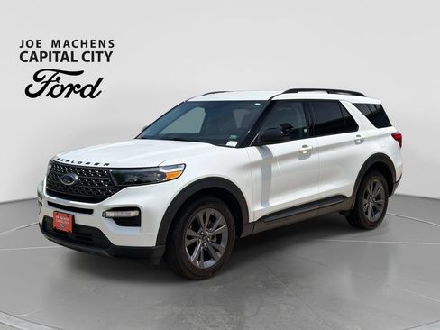 Used 2024 Ford Explorer XLT w/ Equipment Group 202A AWD/4WD image 9