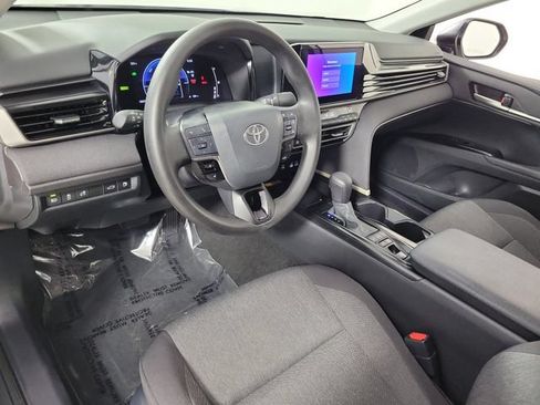 Used 2025 Toyota Camry LE FWD image 18