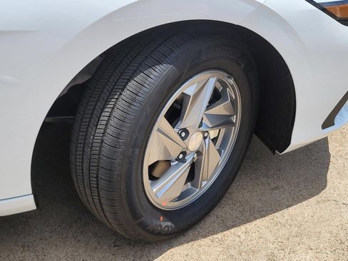 New 2026 Hyundai Elantra SE FWD image 6