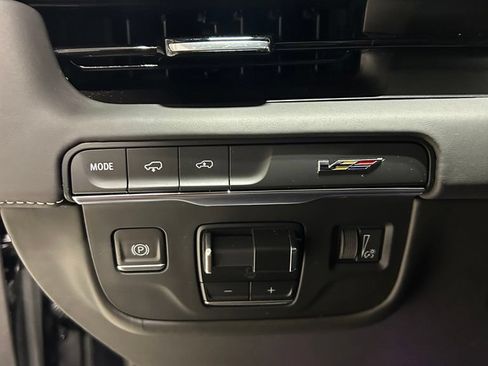 Used 2023 Cadillac Escalade ESV V AWD/4WD image 15