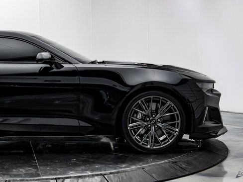 Used 2021 Chevrolet Camaro ZL1 image 21