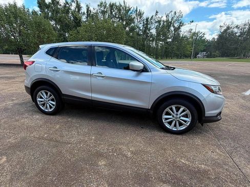 Used 2017 Nissan Rogue Sport S w/ S Appearance Package FWD image 4