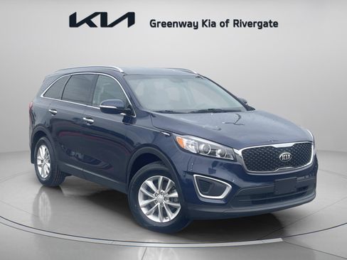 Used 2017 Kia Sorento FWD image 1