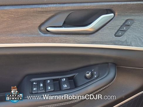 Used 2023 Jeep Grand Cherokee L Limited w/ Luxury Tech Group II RWD image 32