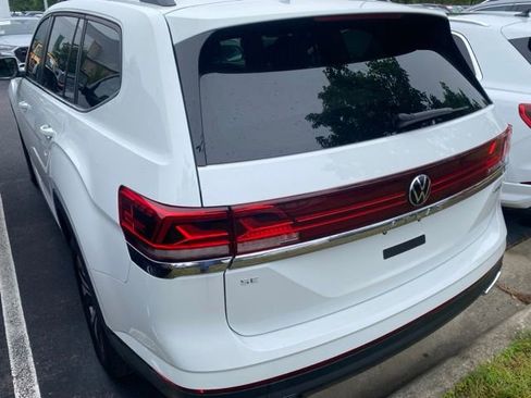 Used 2025 Volkswagen Atlas SE AWD/4WD image 10