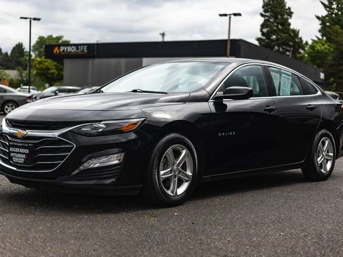 Used 2022 Chevrolet Malibu LT FWD image 4