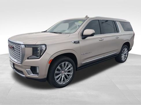 Used 2024 GMC Yukon XL Denali w/ Advanced Technology Package AWD/4WD image 1