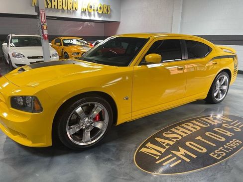 Used 2007 Dodge Charger SRT8 w/ SRT Option Group III RWD image 2