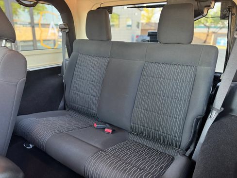 Used 2011 Jeep Wrangler Rubicon w/ PWR Convenience Group AWD/4WD image 26
