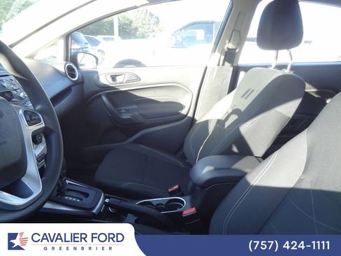Used 2017 Ford Fiesta SE image 9