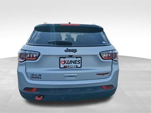 Used 2025 Jeep Compass Limited AWD/4WD image 10