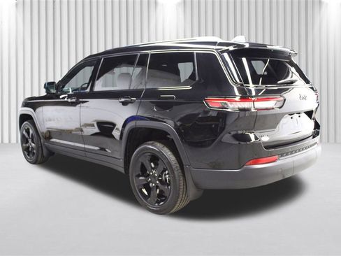 New 2025 Jeep Grand Cherokee L Altitude image 5