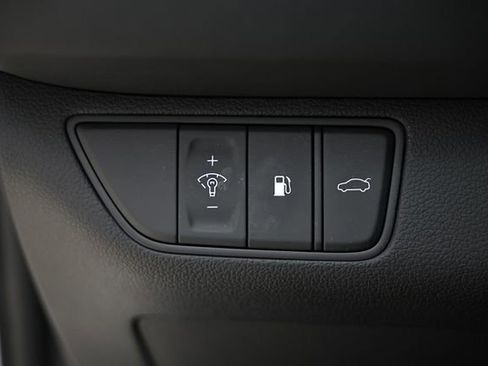 Used 2025 Genesis G70 3.3T Advanced image 18