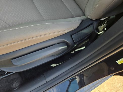 Used 2020 Hyundai Elantra SE FWD image 21