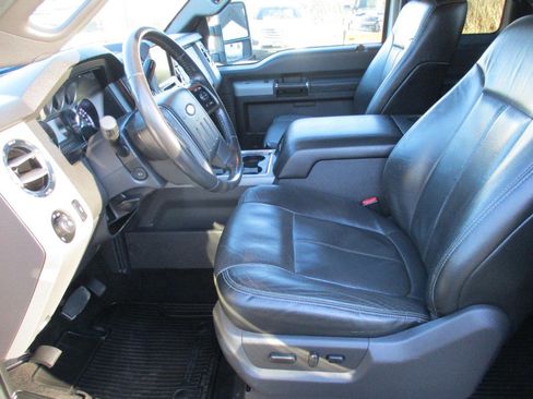 Used 2014 Ford F350 Lariat w/ Chrome Package image 19