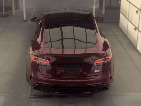 Used 2026 Tesla Model S Plaid AWD/4WD image 3