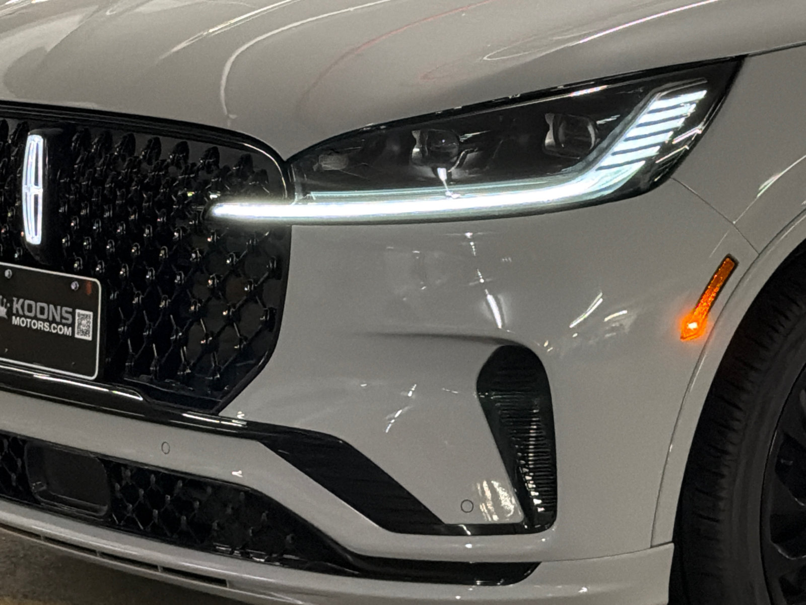 New 2027 Lincoln Aviator Reserve AWD/4WD image 2