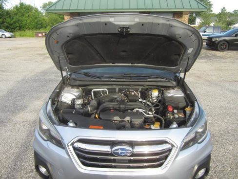Used 2018 Subaru Outback 2.5i Limited AWD/4WD image 34