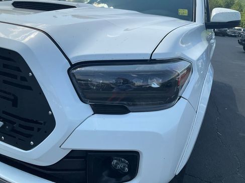 Used 2017 Toyota Tacoma TRD Sport RWD image 9
