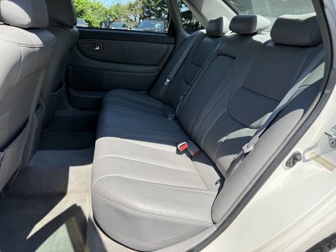 Used 2000 Toyota Avalon XL image 11