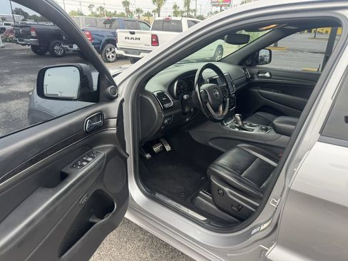 Used 2020 Jeep Grand Cherokee High Altitude AWD/4WD image 10