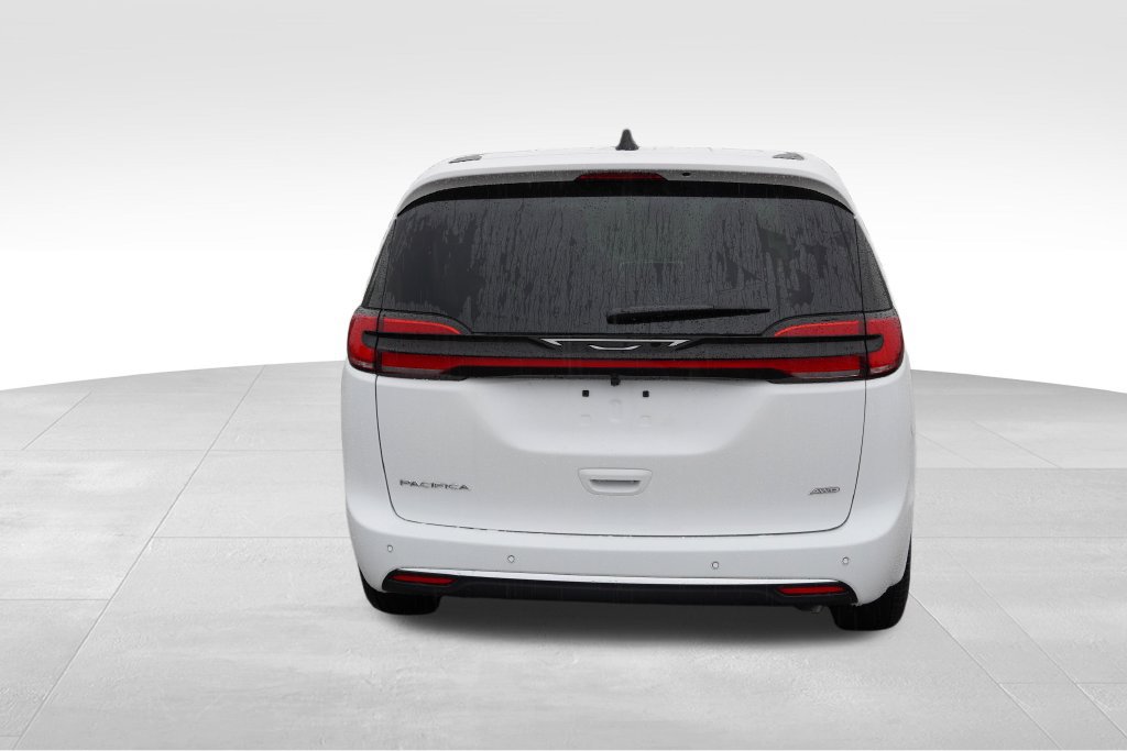 New 2027 Chrysler Pacifica Select AWD/4WD image 4
