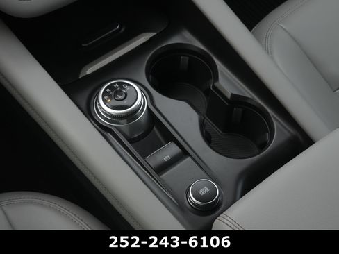 Used 2025 Ford Explorer Active w/ Active Comfort Package RWD image 14