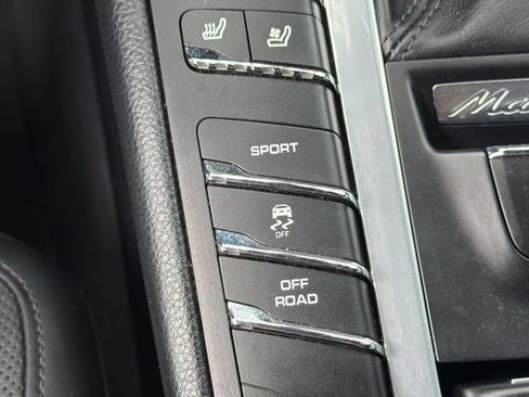 Used 2019 Porsche Macan AWD/4WD image 20