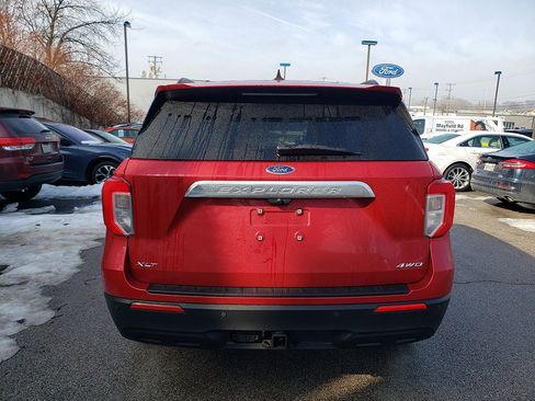 Used 2023 Ford Explorer XLT w/ Class IV Trailer Tow Package image 4