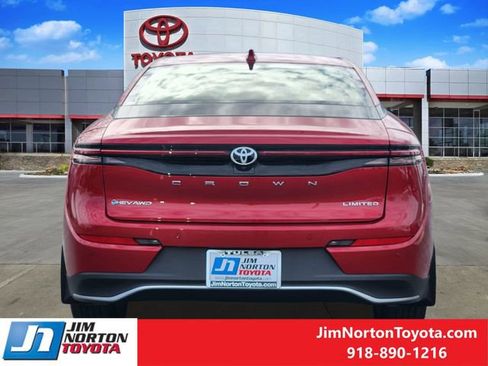 Used 2024 Toyota Crown Limited image 7