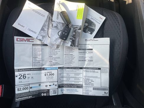 Used 2015 GMC Terrain SLE FWD image 28