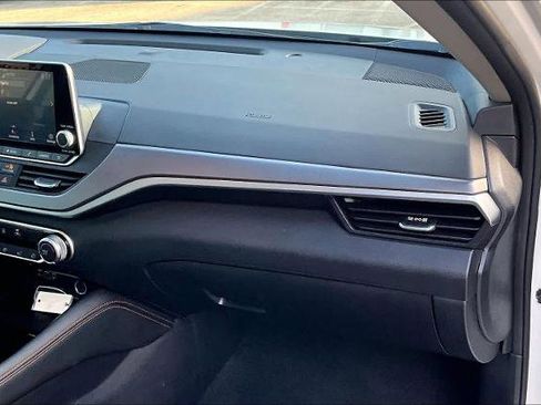 Certified 2023 Nissan Altima 2.5 SR image 17