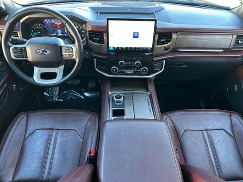 Used 2023 Ford Expedition Limited RWD image 16