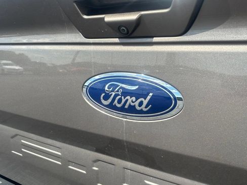 Used 2018 Ford F150 Lariat w/ Equipment Group 502A Luxury AWD/4WD image 32