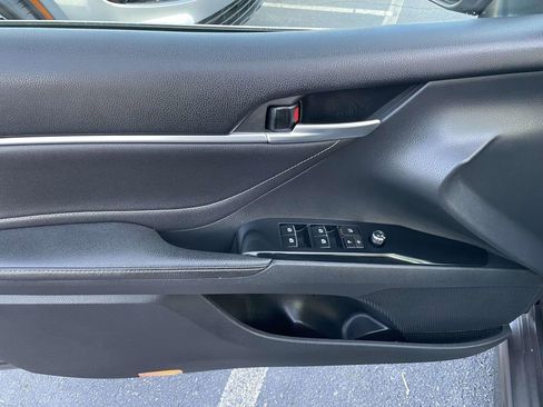 Used 2018 Toyota Camry XSE image 24