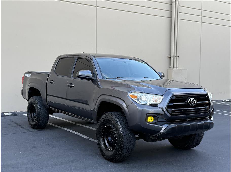 Used 2017 Toyota Tacoma SR w/ Tow Package AWD/4WD image 2
