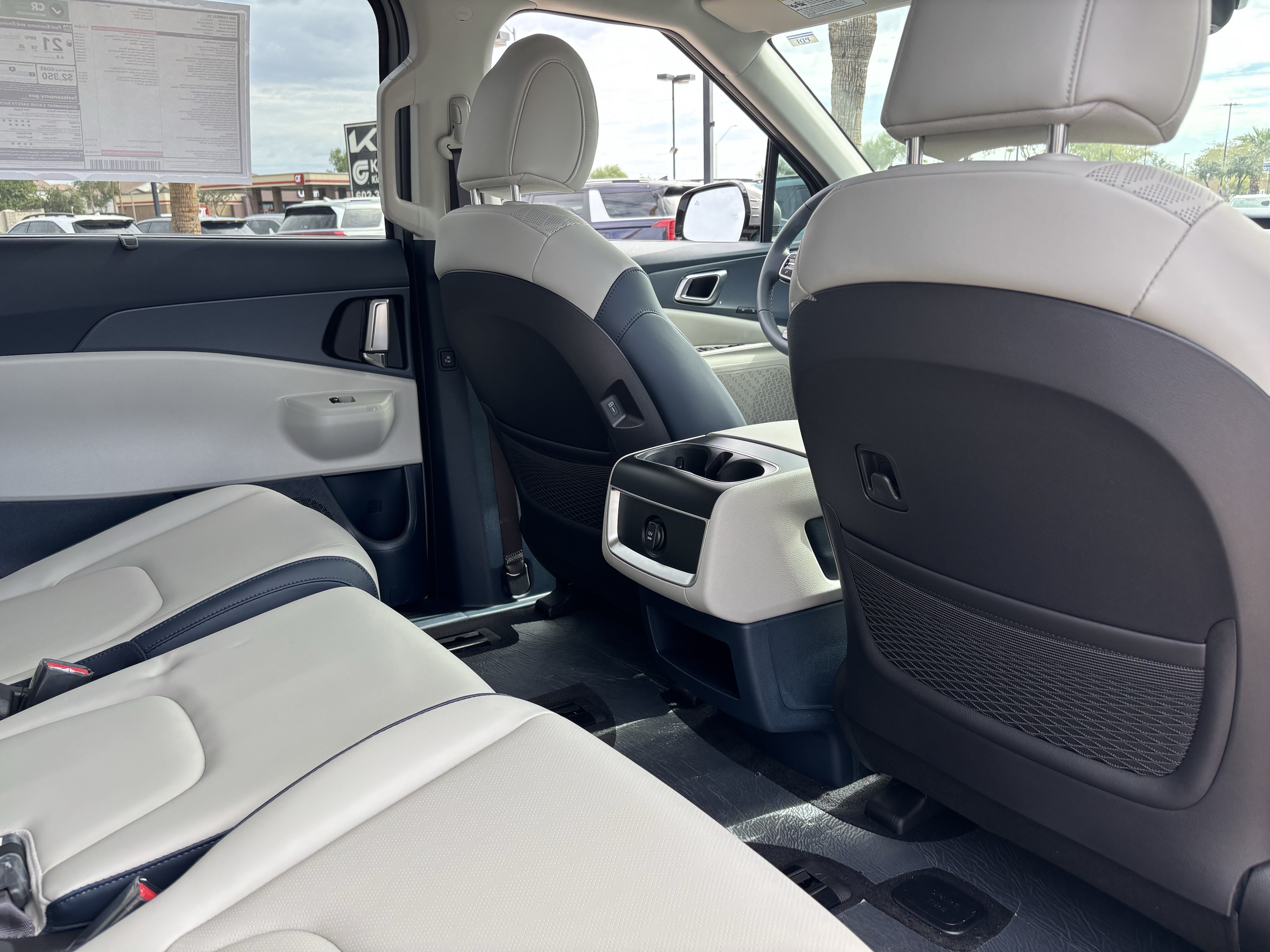 New 2026 Kia Carnival EX FWD image 11