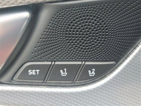 Used 2022 Genesis G70 2.0T w/ Prestige Package image 30