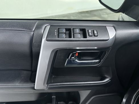 Used 2019 Toyota 4Runner SR5 image 15