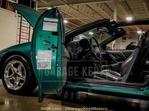 Used 1997 Chevrolet Camaro Z28 RWD image 99
