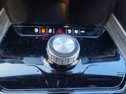 Used 2024 Jeep Wagoneer L Series II image 27