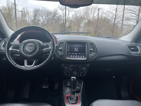 Used 2019 Jeep Compass Trailhawk image 26
