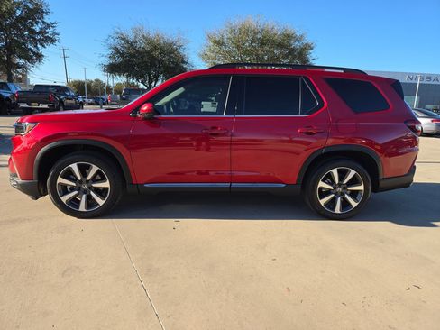 Used 2023 Honda Pilot Elite image 4