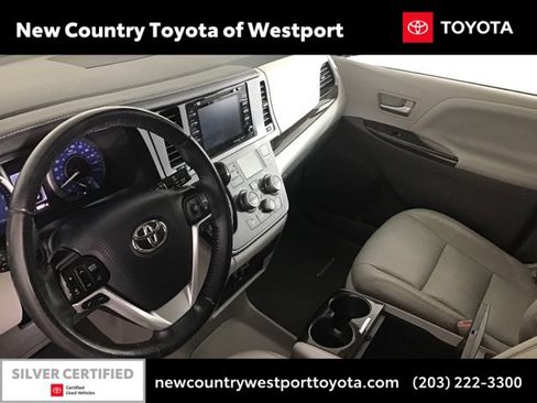 Certified 2020 Toyota Sienna XLE Premium image 8