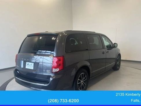 Used 2019 Dodge Grand Caravan GT FWD image 12