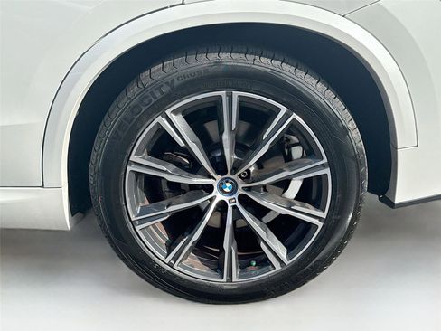 Used 2022 BMW X5 xDrive45e w/ M Sport Package image 31