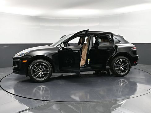 Certified 2026 Porsche Macan AWD/4WD image 37