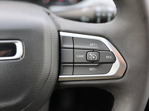 Used 2023 Jeep Compass Latitude AWD/4WD image 39