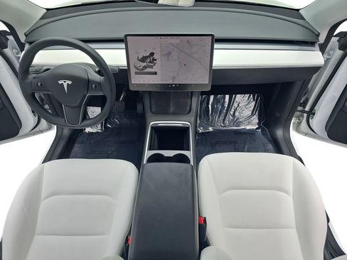 Used 2021 Tesla Model Y Long Range AWD/4WD image 9