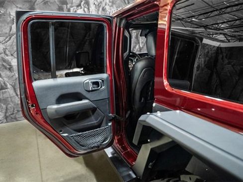 Used 2021 Jeep Wrangler Unlimited Rubicon w/ Trailer Tow Package image 8